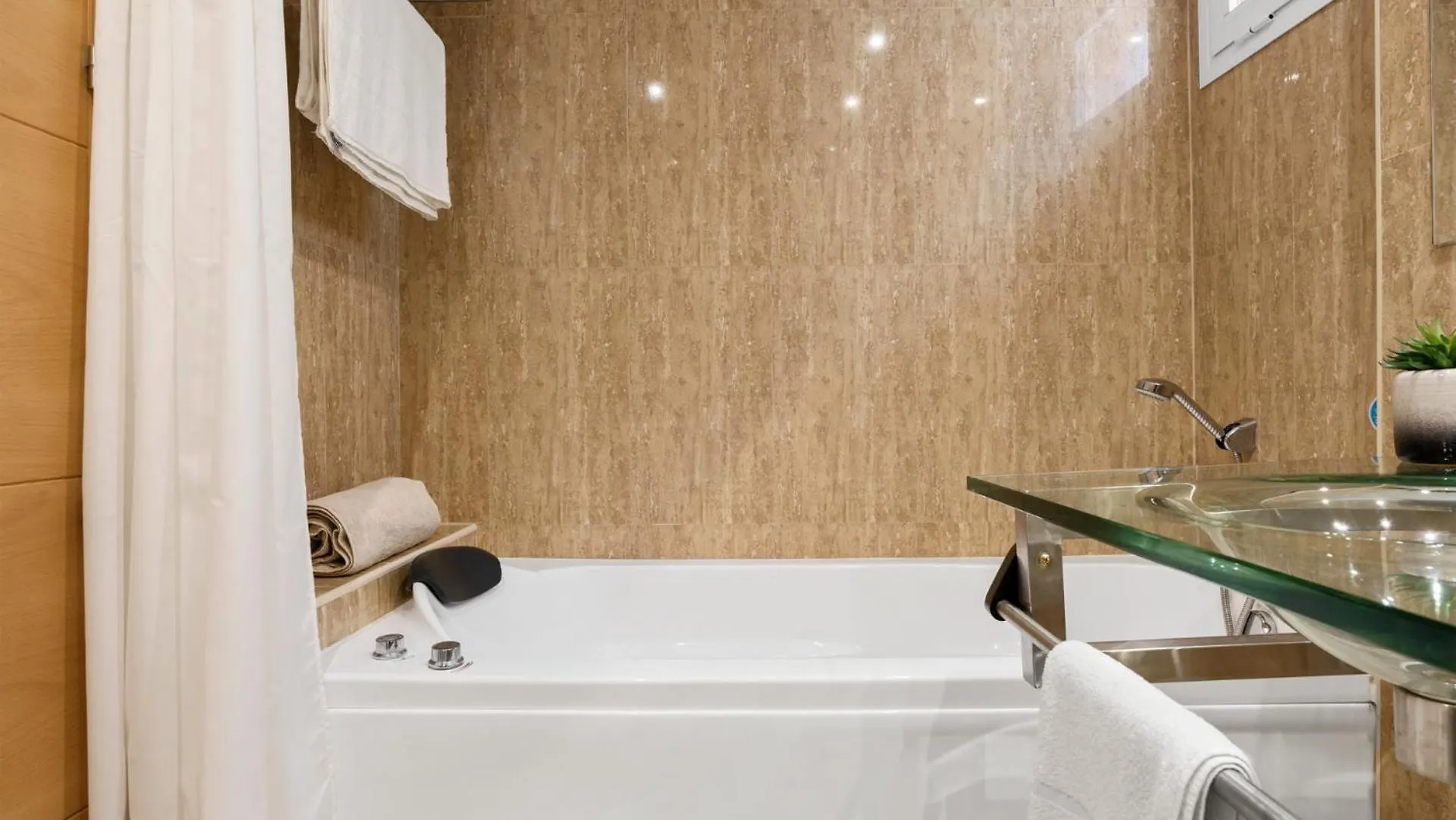 2 Bed Ground Floor Apartment In Cortijo Del Mar Resort 埃斯特波纳